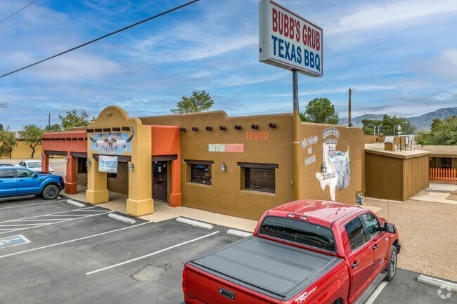 Indulge in mouthwatering BBQ delights at Catalina's own Bubb's Grubb Texas BBQ restaurant.