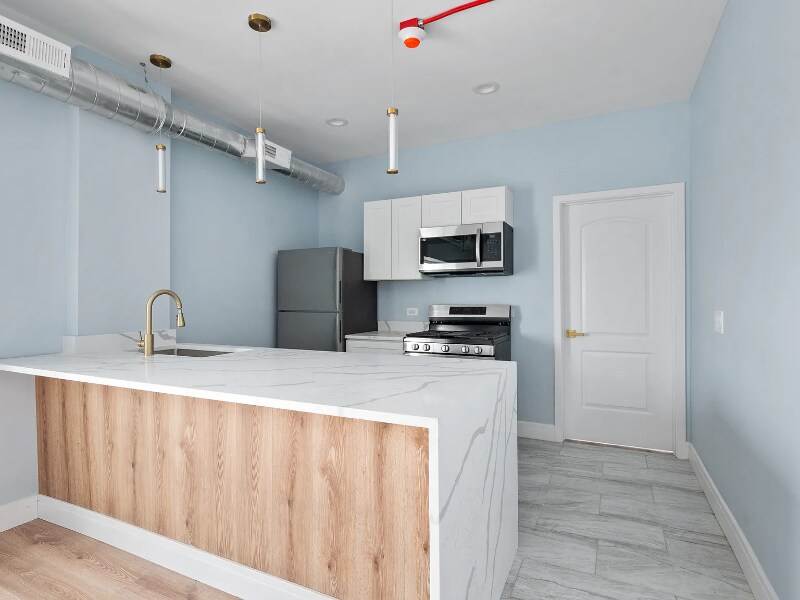 9919 W Roosevelt Rd unit 2, Westchester, IL 60154 - photo 1