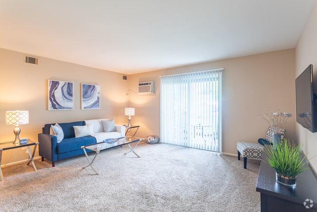 1BR,1.5BA,800SF