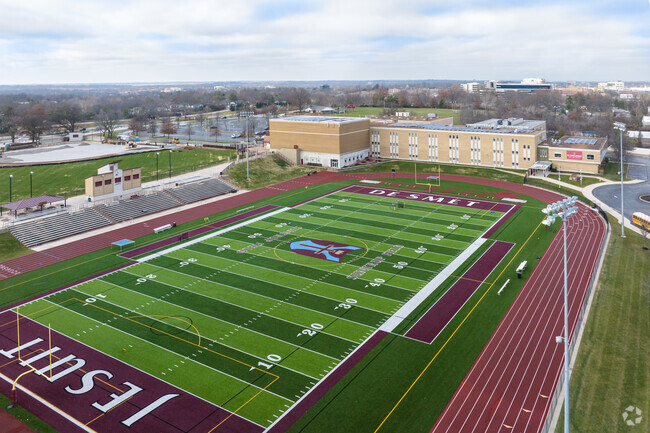 De Smet Jesuit High School, Rankings & Reviews - Homes.com