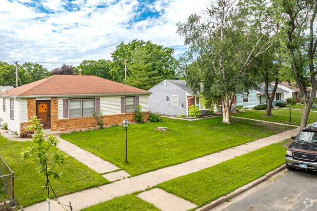 Texa-Tonka has a mix of early- and mid-20th-century housing.