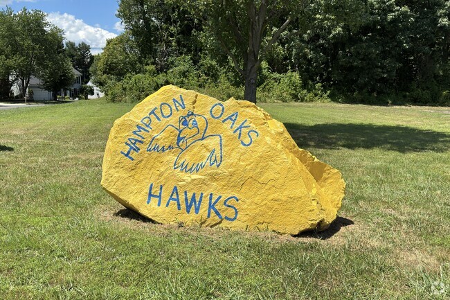 Hampton Oaks Elementary School serves the community of Stafford.