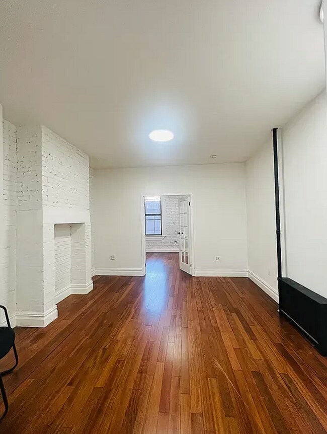 241 W 11th St Unit 2B, New York, NY 10014
