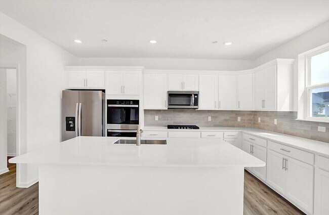 587 Bluestem Ln, New Whiteland, IN 46184 - photo 4