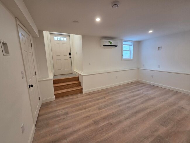 Entryway / Living room