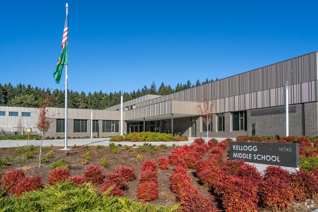 Kellog Middle welcomes Brookside children before graduating to Shorecrest High.