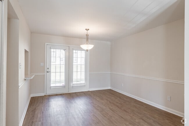 3BR, 2.5BA - 1550SF Dining Room