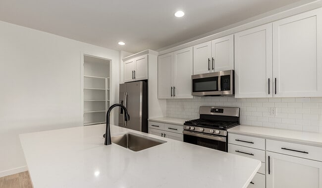 18204 W Hess St, Goodyear, AZ 85338 - photo 2