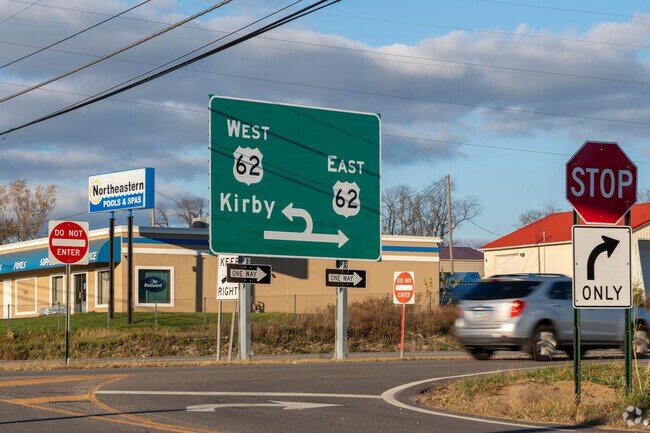 Route 62 runs through the East Fairmont neighborhood.