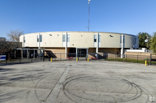 The campus features modern amenities to support effective learning.