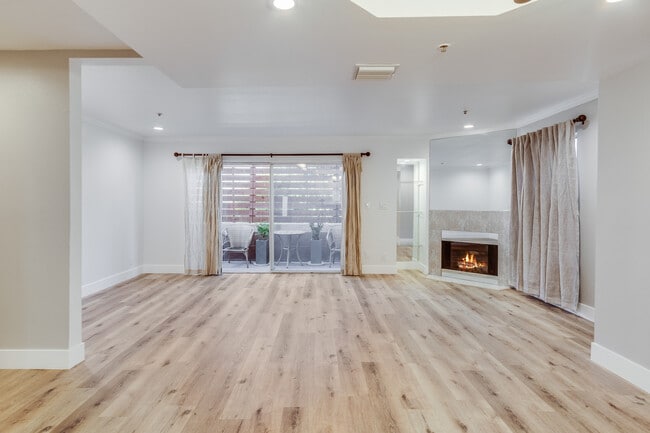 321 W Dryden St unit 4, Glendale, CA 91202 - photo 6