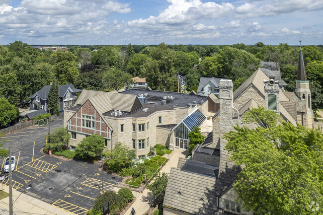 The Cooperative School is located at 900 N Mason Street.