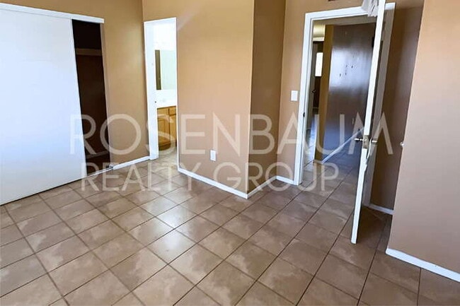 3313 W Harmont Dr unit 3, Phoenix, AZ 85051 - photo 4