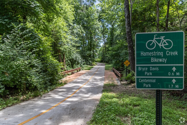 The Hamestring Creek Trail connects the Bridgeport neighborhood to many local amenities.