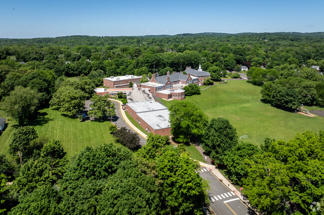 Oak Street Elementary School has a student-teacher ratio of 11 to 1.