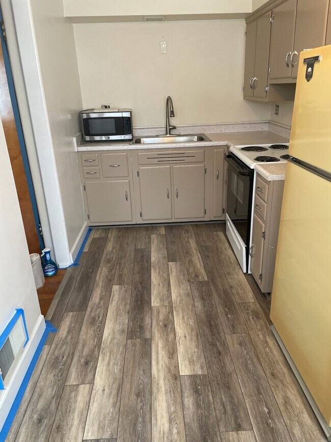 816 Brady Ave unit 818 Brady Ave, Steubenville, OH 43952 - photo 5