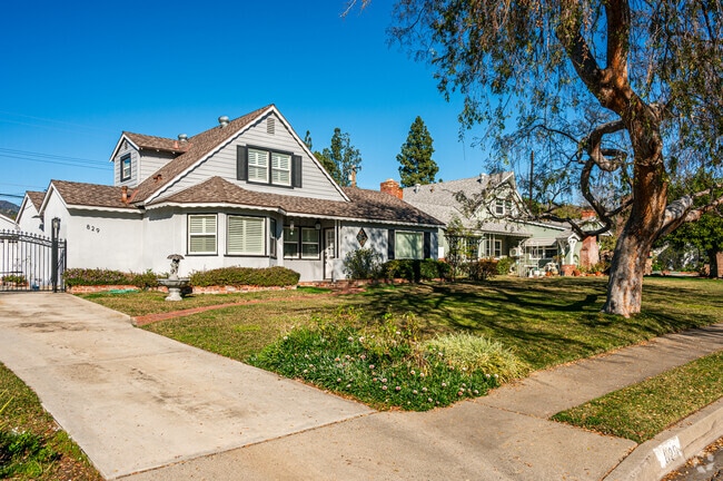 There are a variety of two-story and single-story homes in South Glendora.