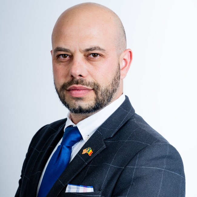 Agent Photo