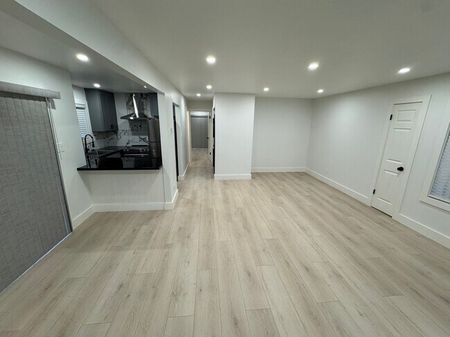 603 Woodside Way unit 2, San Mateo, CA 94401 - photo 4