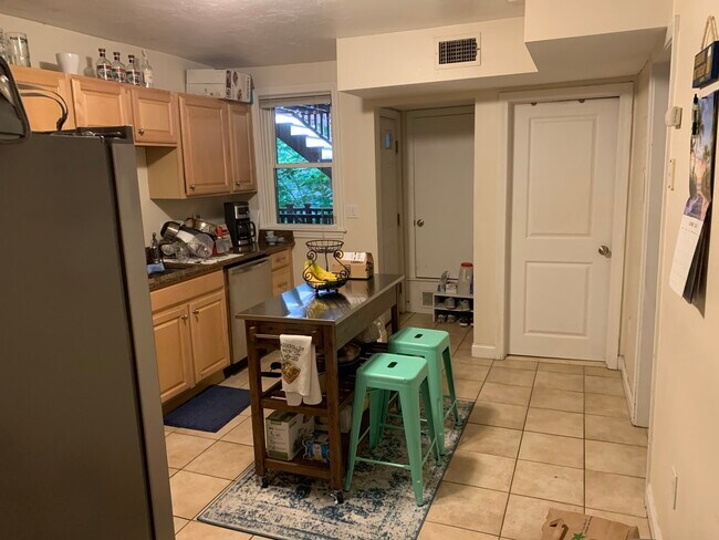 93 Kilsyth Rd unit 1, Brighton, MA 02135 - photo 7