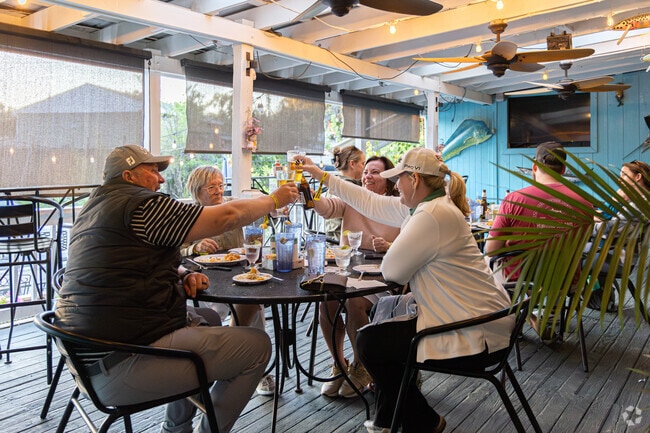 Enjoy a meal with neighbors at Driftaway Cafe in Sandfly.