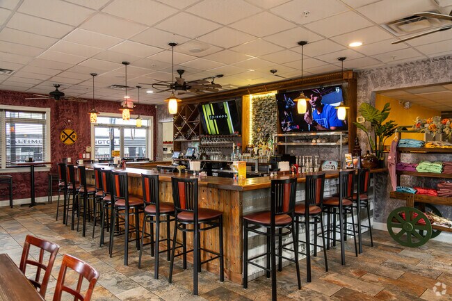 Honey's Farm Fresh Kitchen is an upscale eatery located in Ocean View.