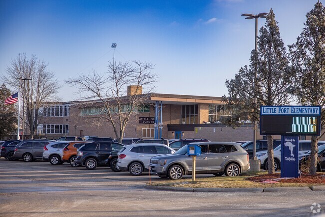 Little Fort Elementary School has approximately 410 students.