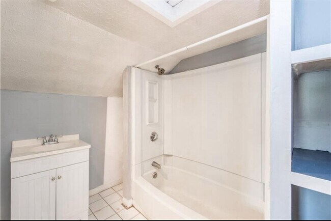 6 Howard St unit 3, Cranston, RI 02920 - photo 6