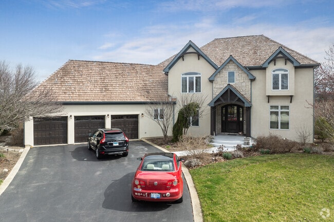 The most common style of housing here is a multistory home from the 90s with colonial influence.