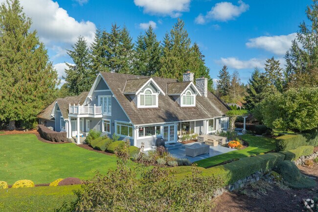 Dorre Don features incredible craftsman homes on private wooded lots.