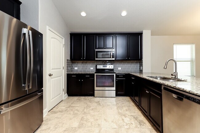 11322 Charismatic, San Antonio, TX 78245 - photo 6