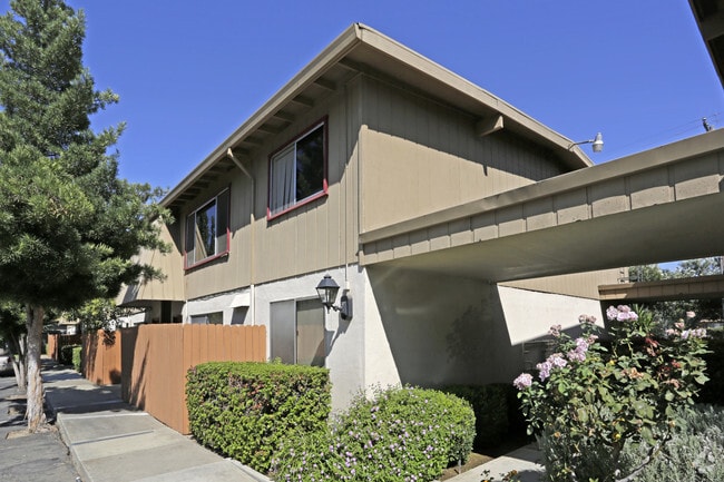 Howe Manor East Apartments, Sacramento, CA 95825 - photo 7