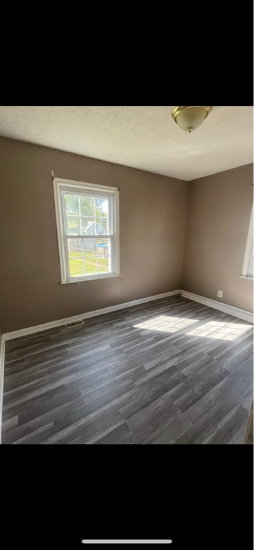 511 N Sherwood Ave, Clarksville, IN 47129 - photo 4