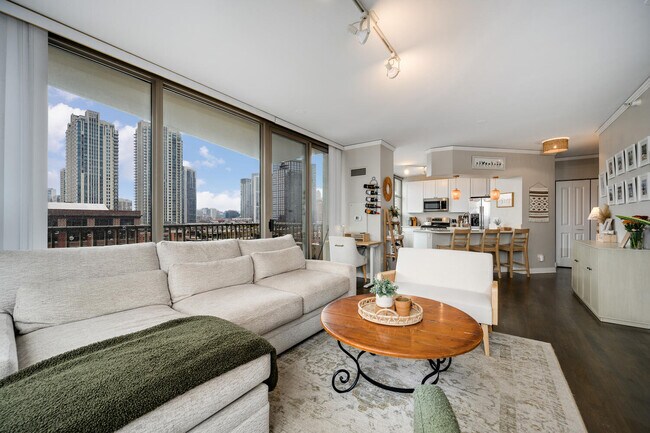 Jefferson Tower unit 904, Chicago, IL 60661 - photo 6