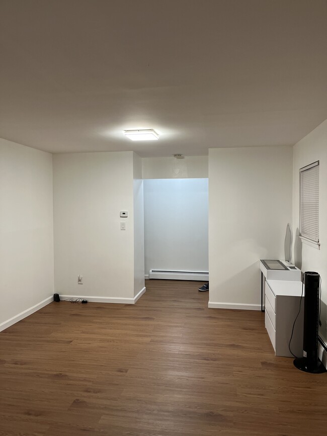 1412 119th St, College Point, NY 11356