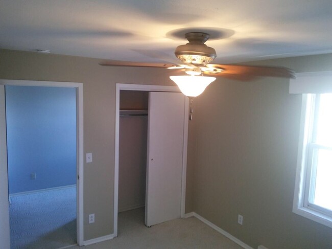Terrible picture of a bedroom