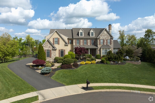 Large single-family homes are available in Maple Glen and offer spacious living.