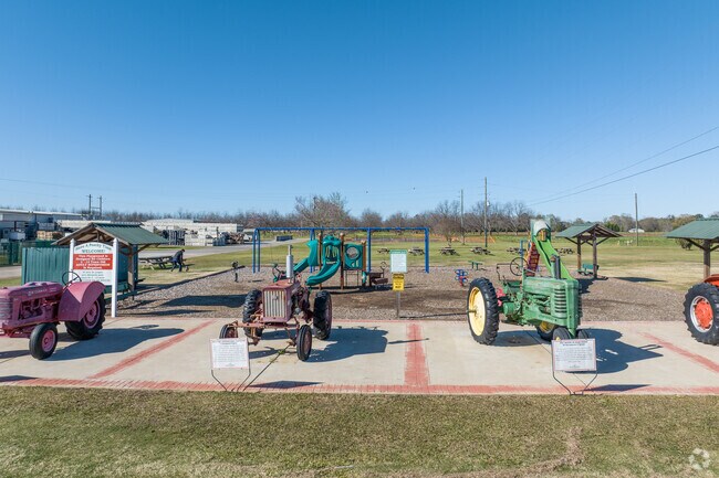 Lane Southern Orchards offers tours, peach picking opportunities, and a playground for visitors to enjoy.