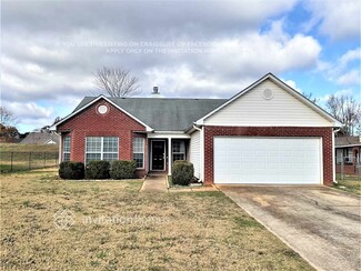 408 Underwood Ct, Locust Grove, GA 30248
