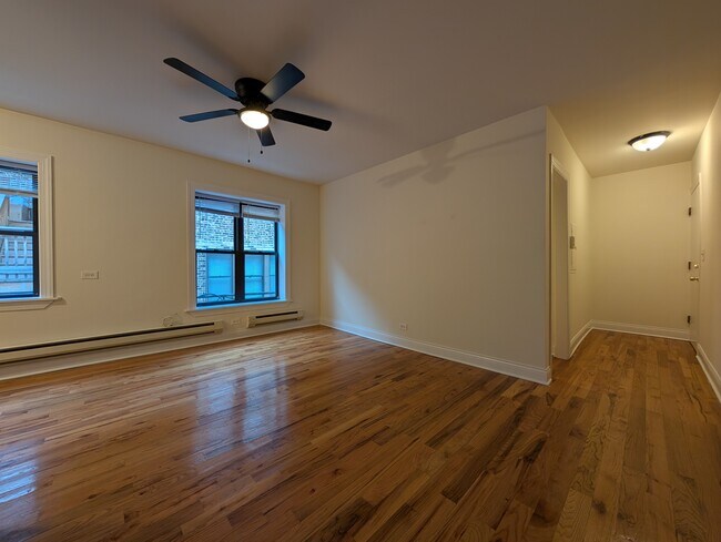 813 W Cornelia Ave unit 815-101, Chicago, IL 60657 - photo 3