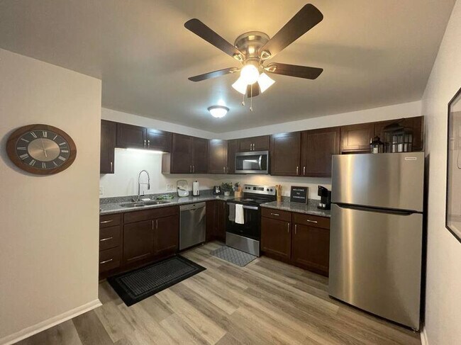 1135 High Ave unit ID1253092P, Oshkosh, WI 54901 - photo 4