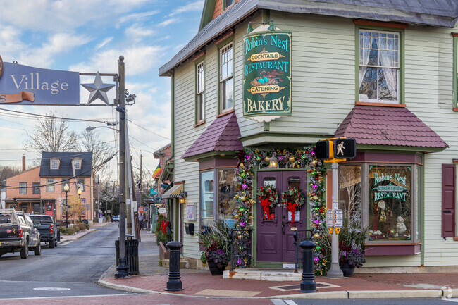 Robin's Nest Restaurant in Mount Holly is one of the best breakfasts around and just minutes from Coventry Glen.