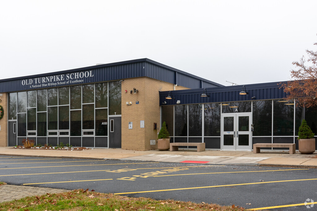 Old Turnpike School provides education in the neighborhood of 
Hunterdon.