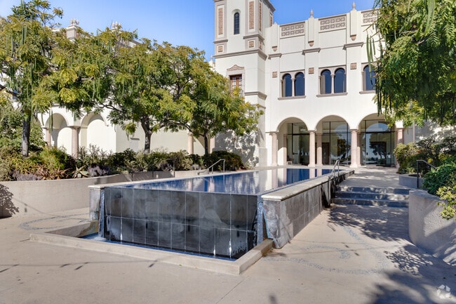 Garden of the Sea at USD offers a reflecting pool, sculptures, and 
views of Mission Bay.