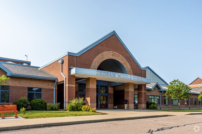 Dedham Middle School receives a B on Niche.