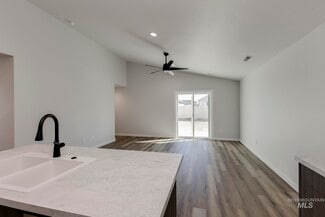 3860 E Syracuse St, Nampa, ID 83686