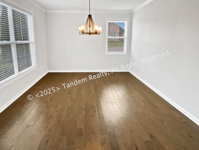 8020 Forest Hills Dr, Spring Hill, TN 37174 - photo 2