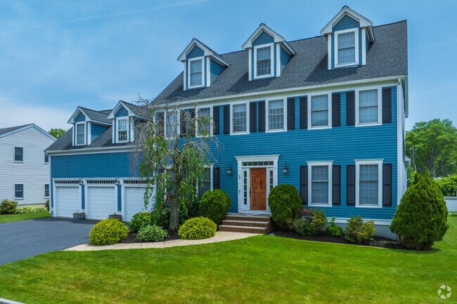 Colonial Revival homes are popular among families that are seeking more space in Lindenwood.