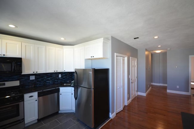 349 Sumner St unit 3, Boston, MA 02128 - photo 3