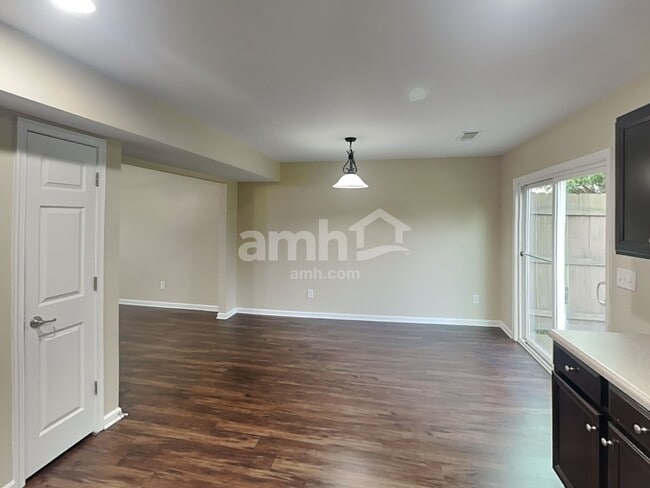 1028 Daniel Ln, Spring Hill, TN 37174 - photo 4